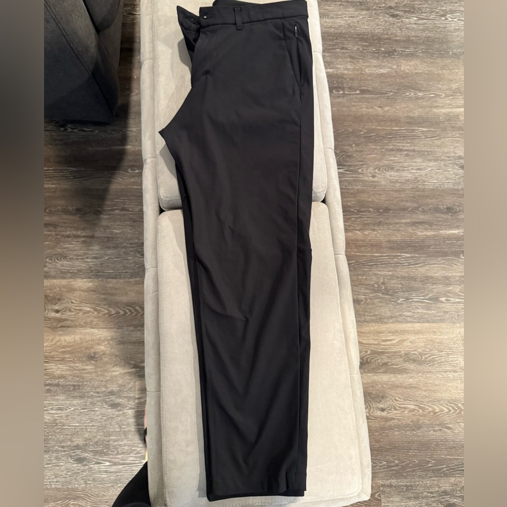 LuLuLemon Men’s Commission Pant